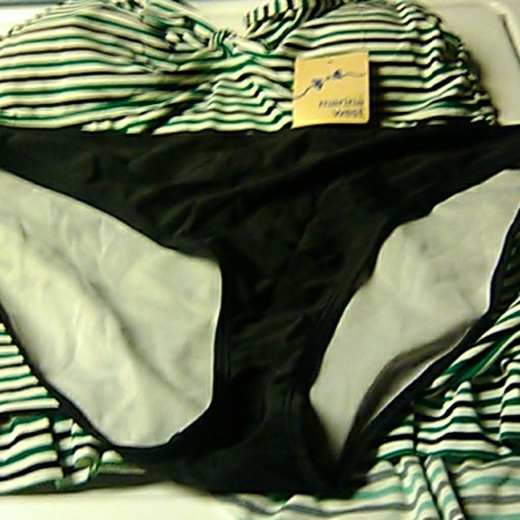 Bathing suit - Picture 3 of 4